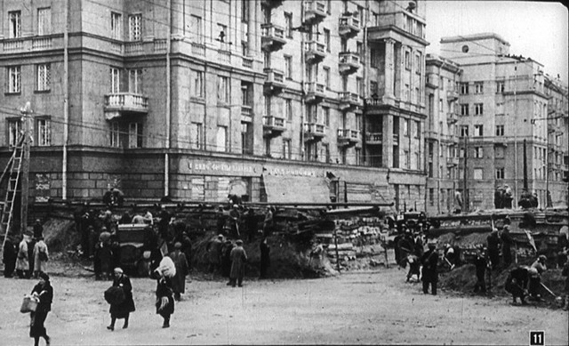 Строительство баррикады в Автово. Сентябрь 1941 г.