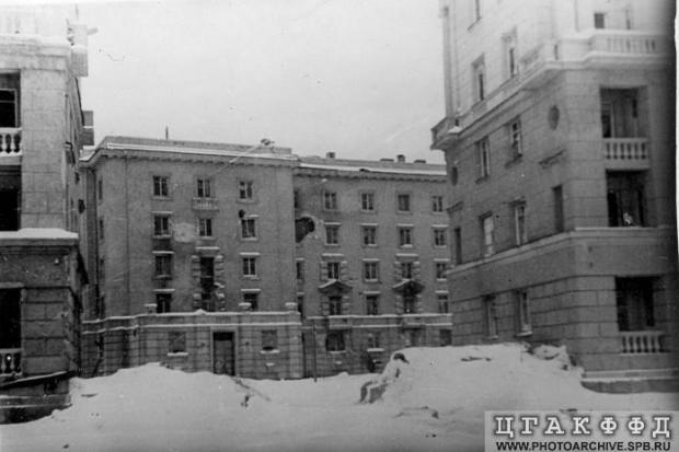 Баррикады в жилмассиве Автово. Февраль 1944 г.