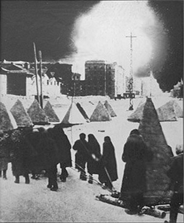 Перевозка надолб на Московском шоссе. 23 ноября 1941 г.