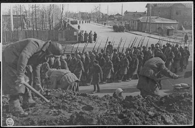 Г. Коновалов. Ленинград в апреле 1943 г. Строительство оборонительных сооружений
