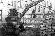 В. Федосеев. Строительство заграждений на Фонтанке вблизи Калинкина моста. 18 сентября 1941 г.