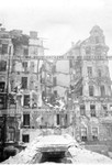 Дом на углу пр. Майорова и наб. р. Фонтанки, поврежденный при бомбежке. 1944 г.