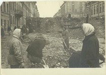 . .    . .  1942 .